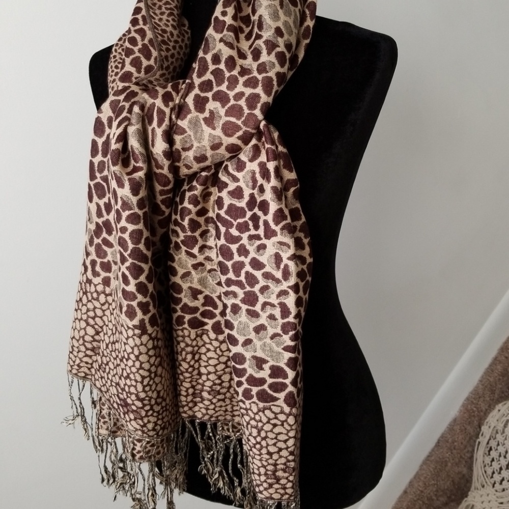 Feels like cashmere,  Shawl/scarf